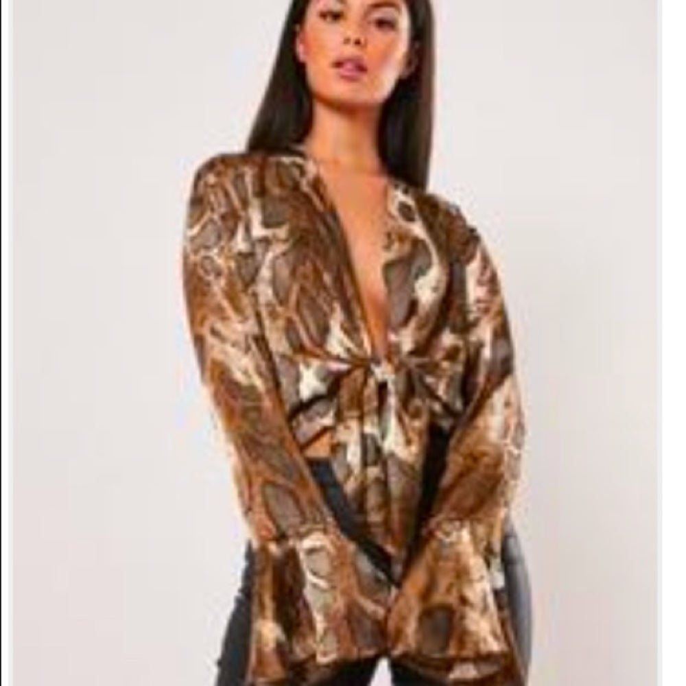 MISSGUIDED Snake print front tie blouse